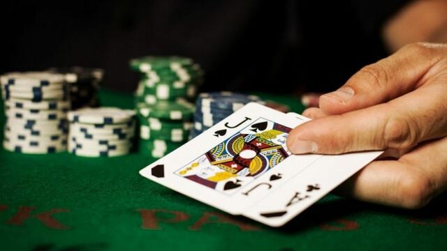 Panduan lengkap cara menang bermain blackjack display